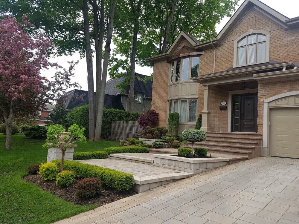 front_entrance_landscape_and_walkway_r-1
